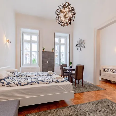 La Fortezza Panzio * Budapest